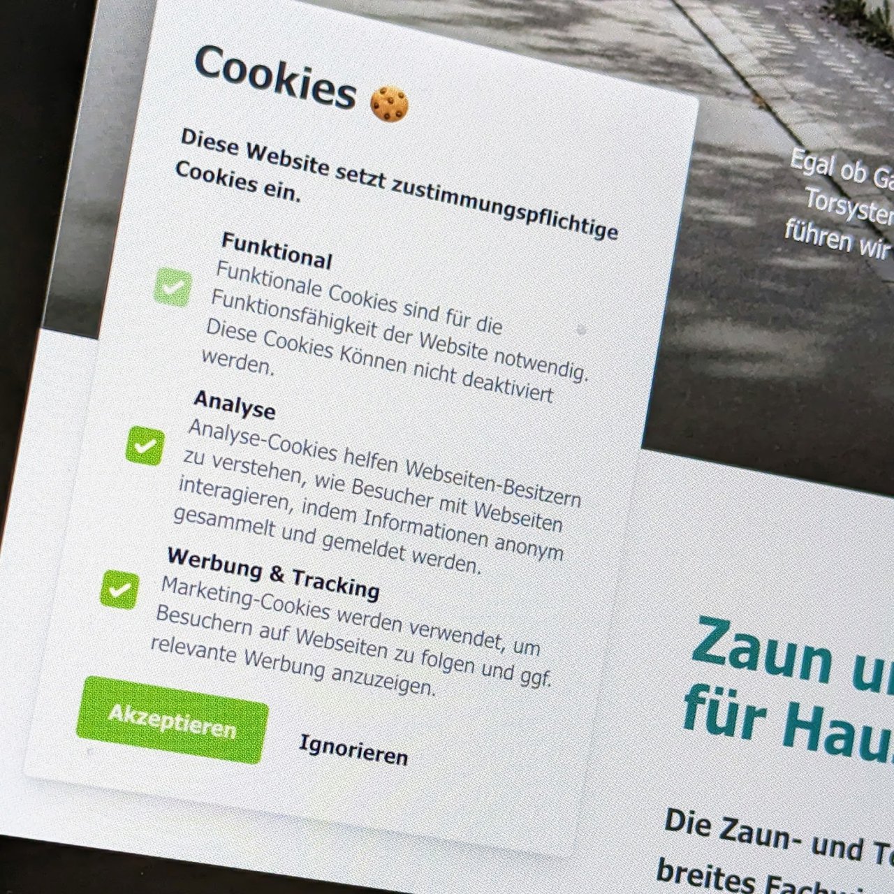 Informiere deine Benutzer über die Tracking- und Cookie-Aktivitäten auf deiner Webseite proaktiv um dem neuen Datenschutzgesetz der Schweiz ab 1. September 2023 konform zu sein.