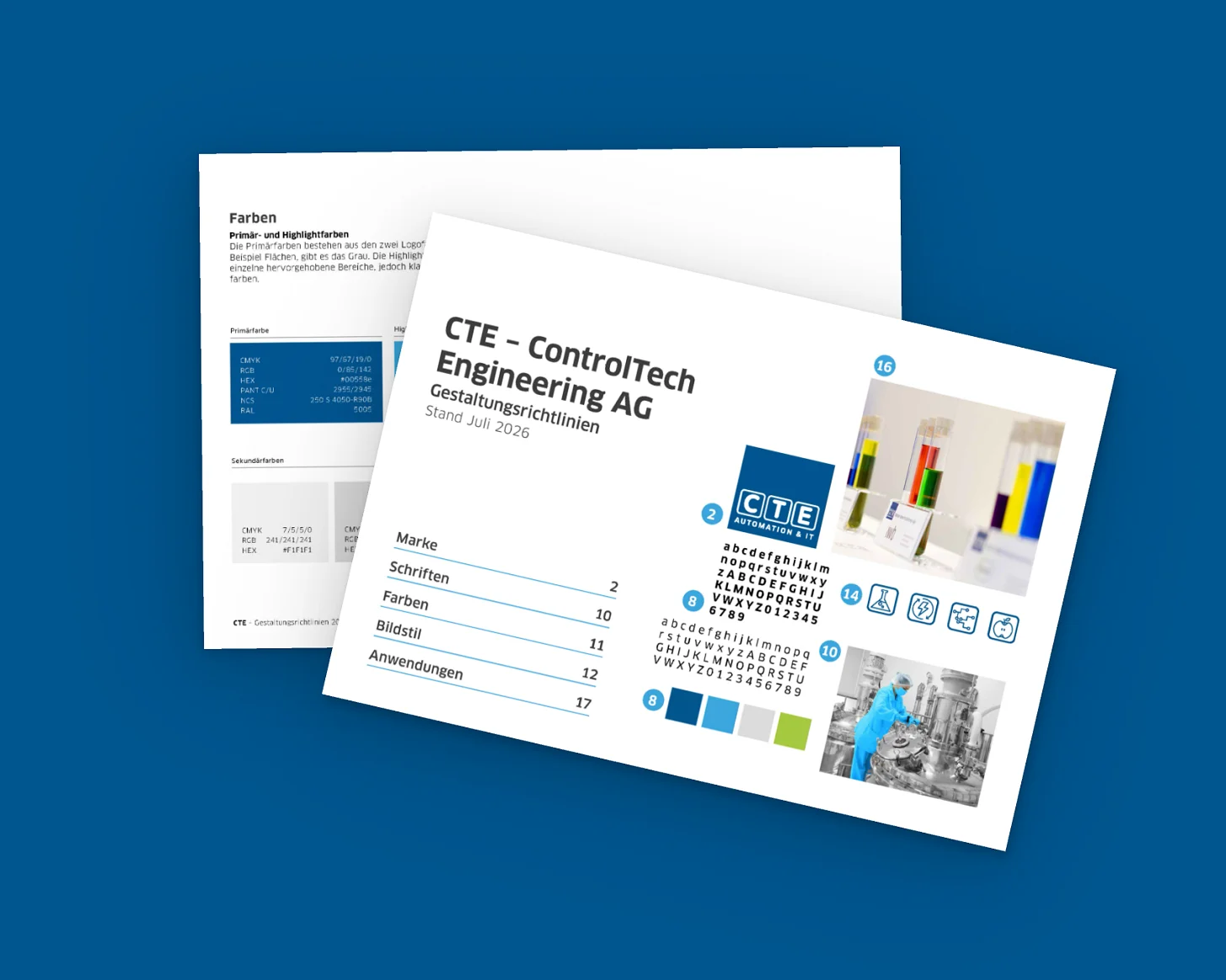 Zwei Blätter der CTE-Gestaltungsrichtlinien angeschrägt auf blauer Fläche: Titelseite mit Inhaltsverzeichnis, dahinter die Farbseite