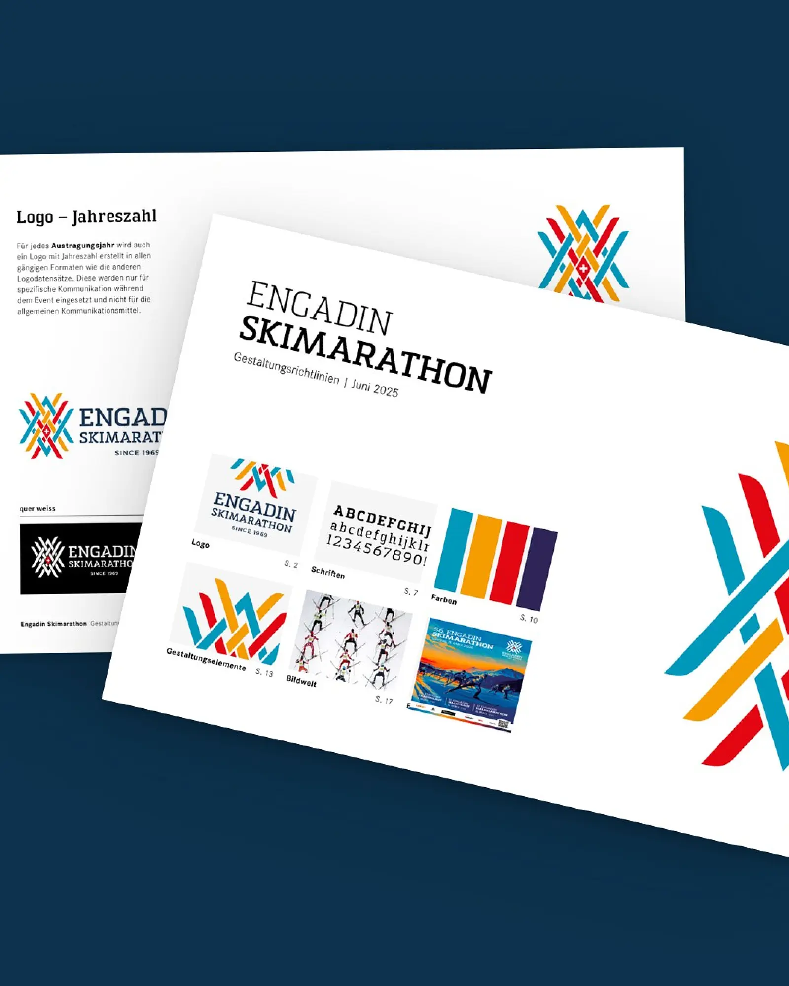 Zwei Blätter aus dem Corporate Design von ESM, aufgefächert auf der Kundenfarbe