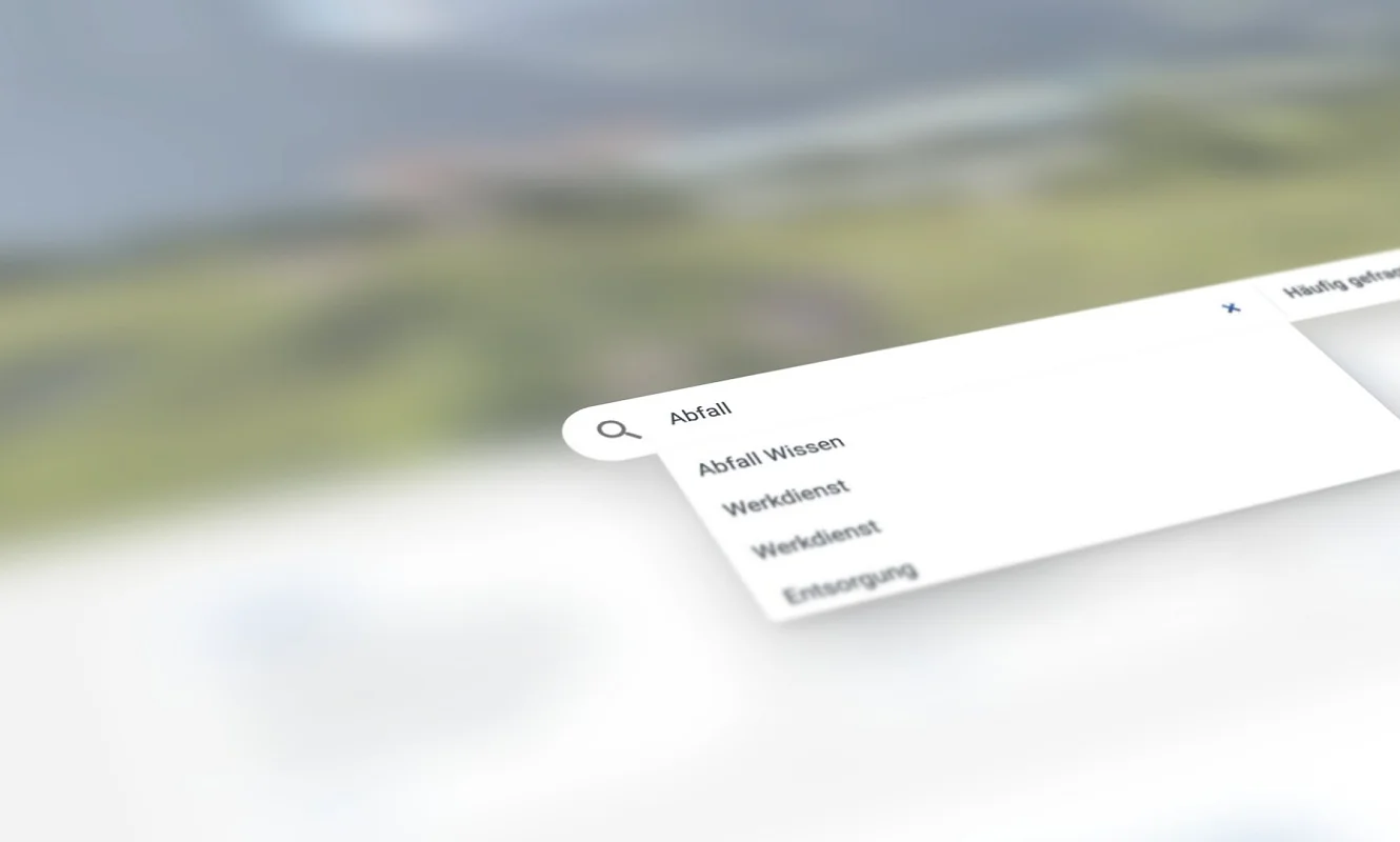Suchfeld der Gemeinde-Website mit aufgeklappten Vorschlägen beim Tippen