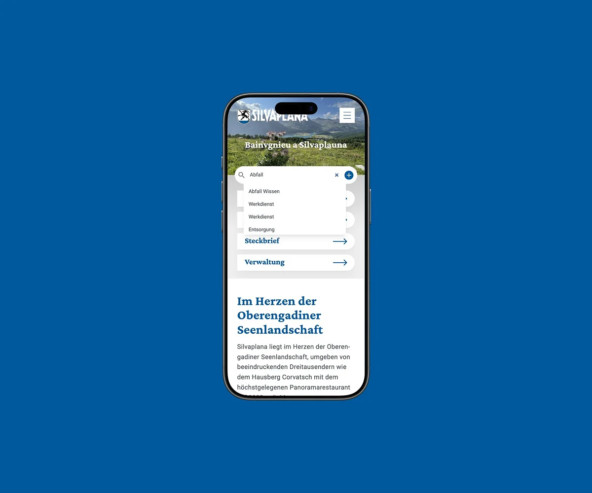 App-Ansicht von Gemeinde Silvaplana auf einem iPhone, vor einer Fläche in der Kundenfarbe