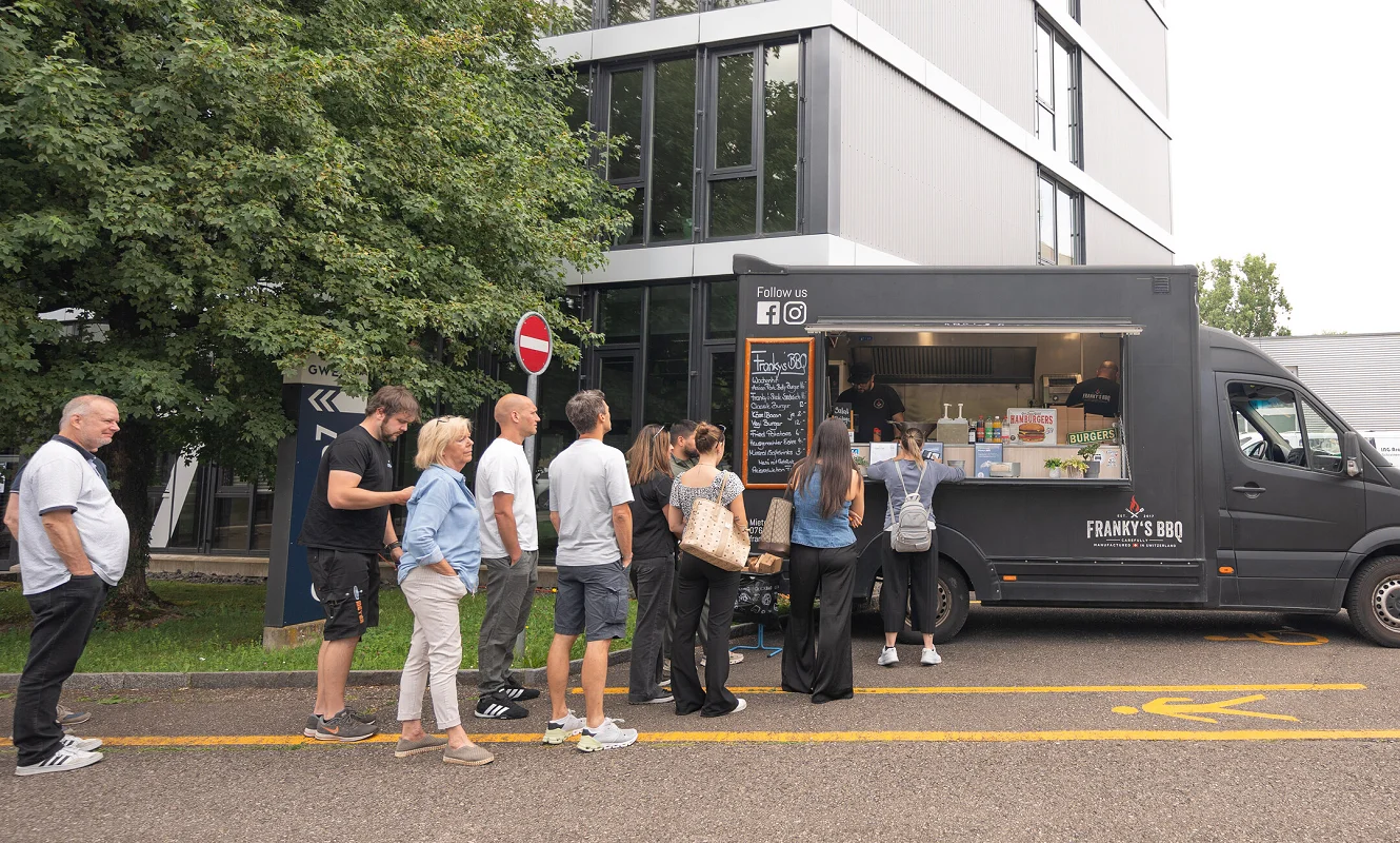 Warteschlange vor dem Foodtruck beim GWERB7