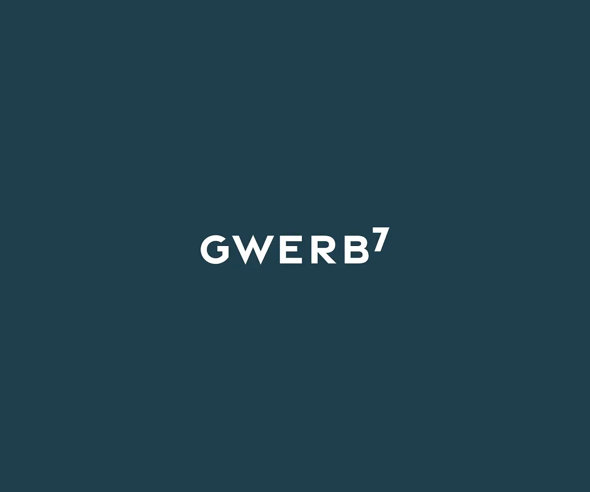 Logo von GWERB7 auf einer Fläche in der Kundenfarbe
