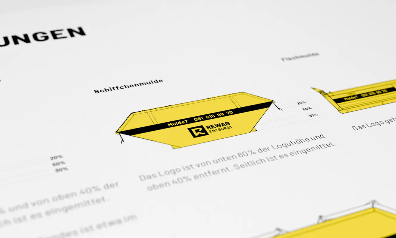 Muldenbeschriftung im Manual: Schiffchenmulde in Gelb mit Logoposition und Massangaben