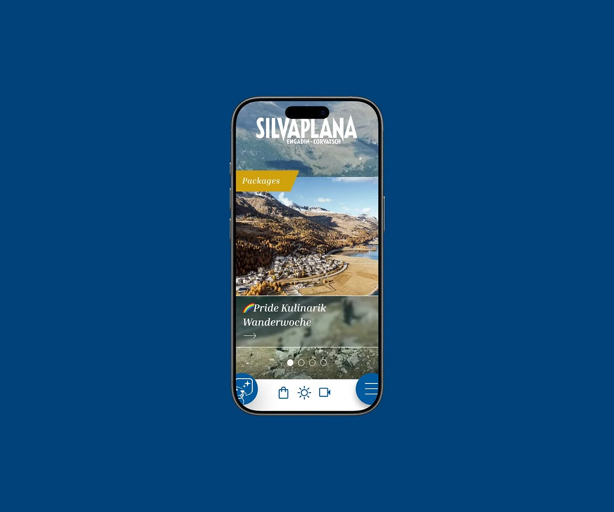 App-Ansicht von Silvaplana Tourismus auf einem iPhone, vor einer Fläche in der Kundenfarbe